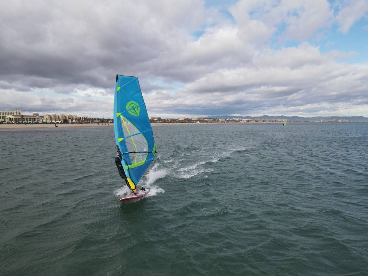 Curso de windsurf en Valencia